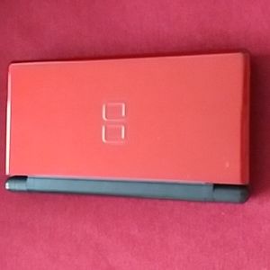Red Nintendo DS Lite